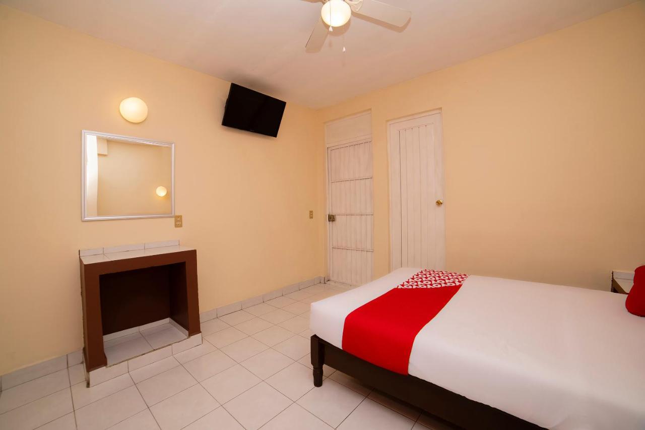 Oyo Hotel Jardin Carpio Aguascalientes Ngoại thất bức ảnh